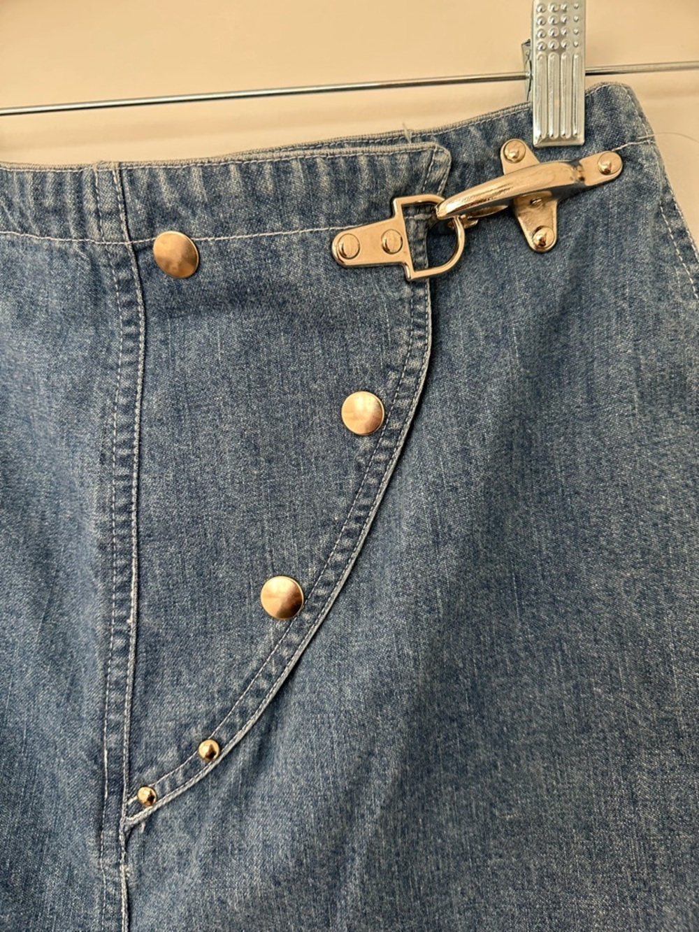 Ralph Lauren Blue Denim Mini Skirt with Buckle Detail - Picture 2 of 4